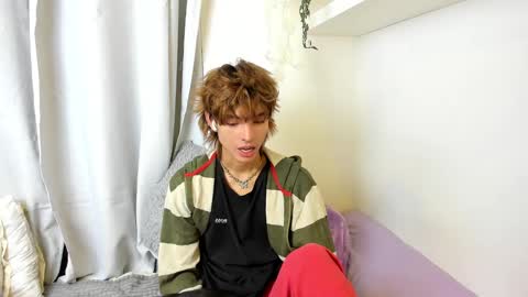 Snapshot of santy_kitty chatting on February 13, 5:16 am kitty online show from February 13, 5:16 am