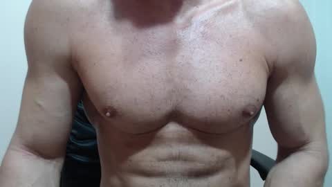 saradorj92 online show from February 12, 2:39 am