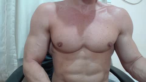 saradorj92 online show from November 11, 8:19 am