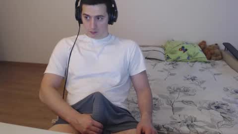 Snapshot of sasha_calvin chatting on September 25, 2:27 pm sasha_calvin online show from September 25, 2:27 pm