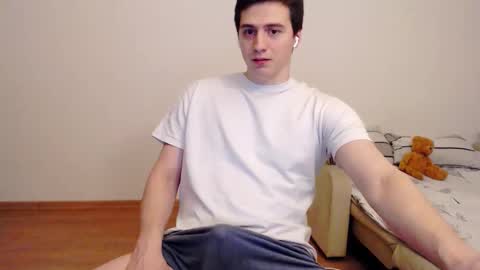Snapshot of sasha_calvin chatting on February 5, 1:37 am sasha_calvin online show from February 5, 1:37 am