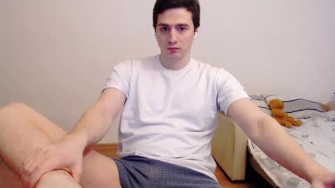 Snapshot of sasha_calvin chatting on February 12, 8:27 am sasha_calvin online show from February 12, 8:27 am