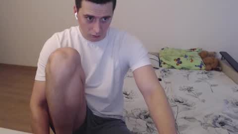 Snapshot of sasha_calvin chatting on September 18, 8:27 am sasha_calvin online show from September 18, 8:27 am