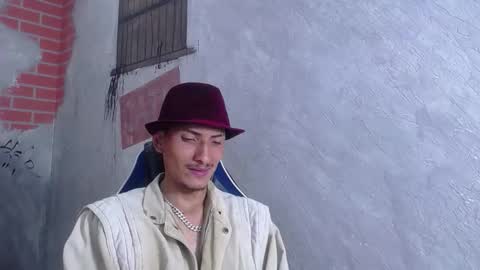 SavageLover  online show from December 19, 5:04 am