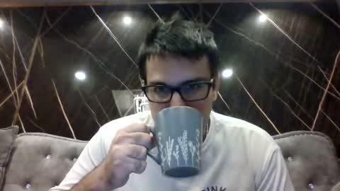 petperson04 online show from July 8, 6:01 pm