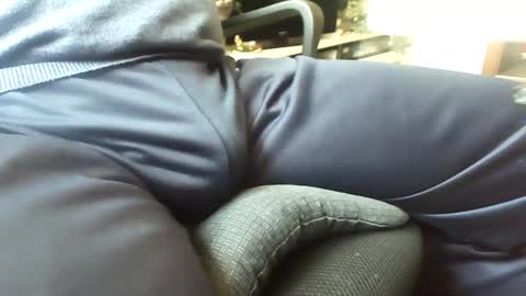 Snapshot of schwanzi_99 chatting on December 5, 10:23 am schwanzi online show from December 5, 10:23 am