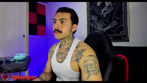 Alejandro help me to reach 200 thumps up online show from November 19, 11:26 pm