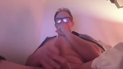 scotchwhieskie online show from April 18, 10:53 pm