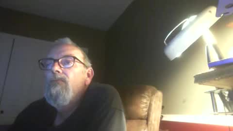 Snapshot of scotsman_62 chatting on October 28, 6:05 am scotsman_62 online show from October 28, 6:05 am