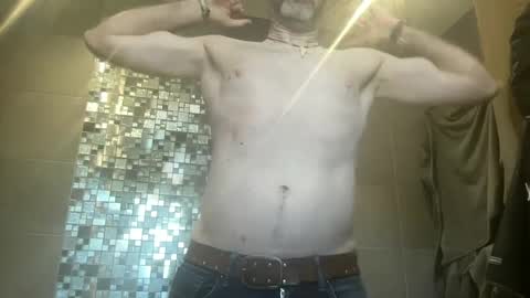 Snapshot of scott754u2 chatting on January 30, 12:16 pm scott754u2 online show from January 30, 12:16 pm