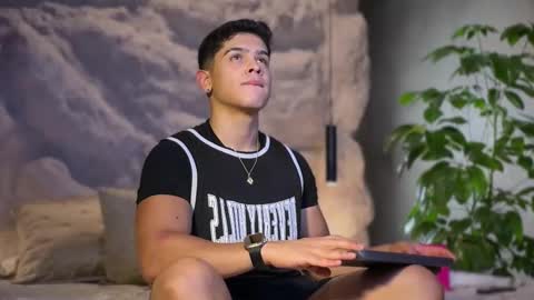 Andrew Flintt online show from March 18, 3:09 am