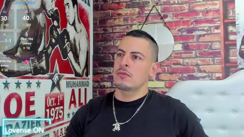 Snapshot of scotty_music chatting on October 6, 10:58 pm Ricardo online show from October 6, 10:58 pm
