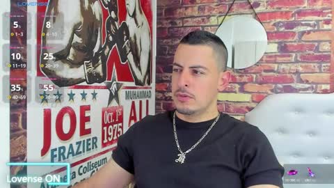 Snapshot of scotty_music chatting on September 29, 10:49 pm Ricardo online show from September 29, 10:49 pm
