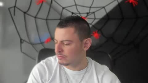 Snapshot of scotty_music chatting on October 12, 2:33 pm Ricardo online show from October 12, 2:33 pm