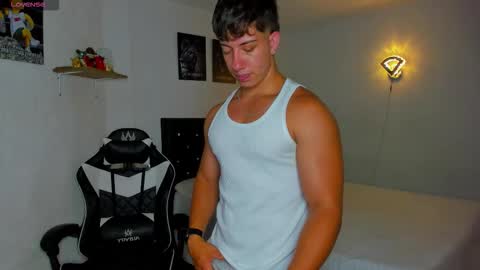 Snapshot of sean_brownx chatting on September 20, 11:10 am Sean online show from September 20, 11:10 am