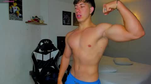 Snapshot of sean_brownx chatting on October 20, 11:36 am Sean online show from October 20, 11:36 am