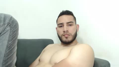 seank_noszka online show from February 6, 8:23 pm
