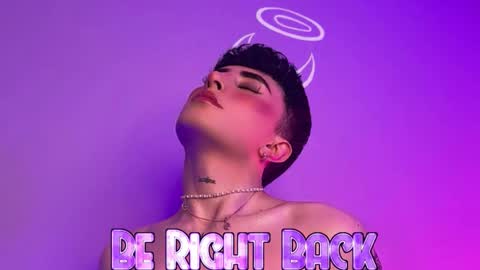     .  INDEPENDENT MODEL online show from February 8, 6:56 pm