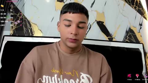 Snapshot of seductivo_jr chatting on October 22, 5:55 am seductivo online show from October 22, 5:55 am