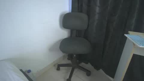 sem_alas online show from February 22, 10:59 pm