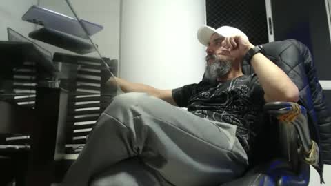 hetero serio discreto online show from October 22, 11:52 pm