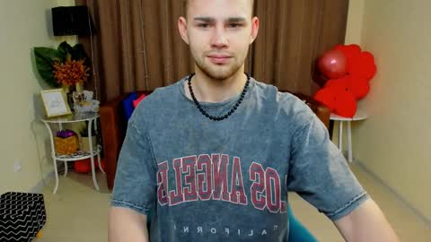 Snapshot of sevans14 chatting on February 16, 10:43 pm SevanS14 online show from February 16, 10:43 pm