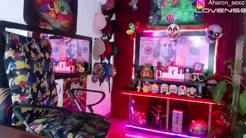 Aharon  ravelo online show from November 19, 8:03 am