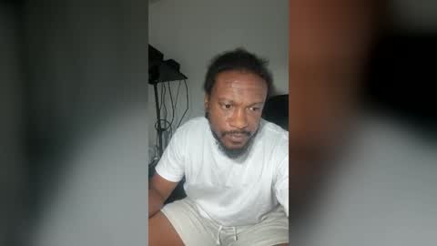 sexyjames03 online show from August 10, 4:51 am