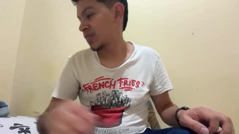 shantiiago7_ online show from April 9, 2:31 am