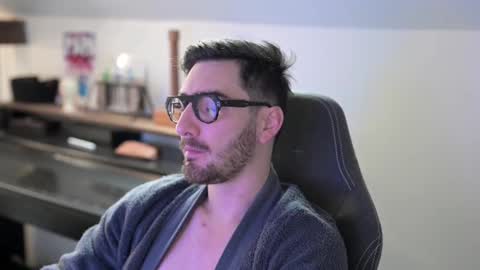 frenchy boy online show from November 8, 8:28 am