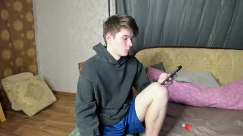 Max online show from October 15, 6:48 pm