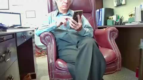 nikolas send dm for an appointment online show from April 13, 4:40 pm