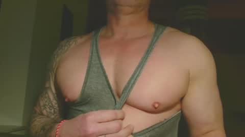 Snapshot of show_on_for_you chatting on March 6, 8:48 pm show_on_for_you online show from March 6, 8:48 pm