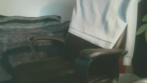 shyboyhugecum2020 online show from January 12, 3:43 am