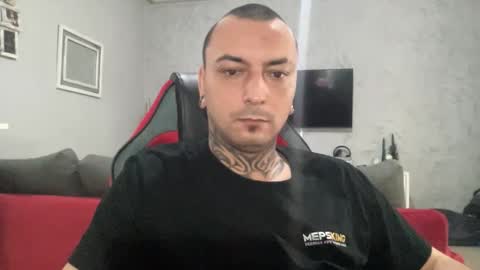 sidvicious23cm online show from January 19, 11:34 am