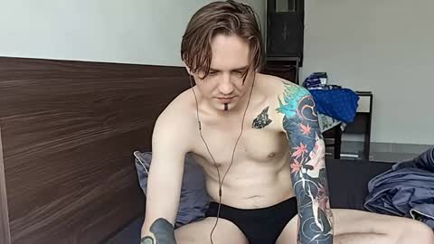 silent_stitch online show from May 29, 8:02 am
