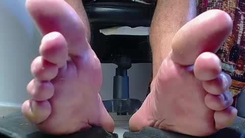 only foot                         worshipers here online show from January 23, 10:11 pm
