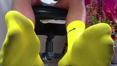 only foot                         worshipers here online show from December 21, 8:32 pm