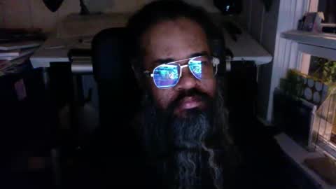 Snapshot of siyah_sakal chatting on December 7, 11:12 pm siyah_sakal online show from December 7, 11:12 pm