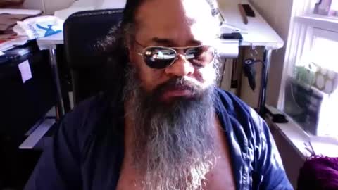 Snapshot of siyah_sakal chatting on February 26, 12:36 pm siyah_sakal online show from February 26, 12:36 pm