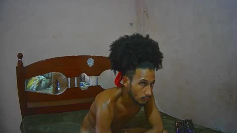 Snapshot of skinnylatinman chatting on December 3, 10:59 am Skinny Latin Man online show from December 3, 10:59 am