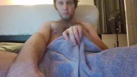 Snapshot of skinnypaleguy chatting on January 19, 10:28 am skinnypaleguy online show from January 19, 10:28 am