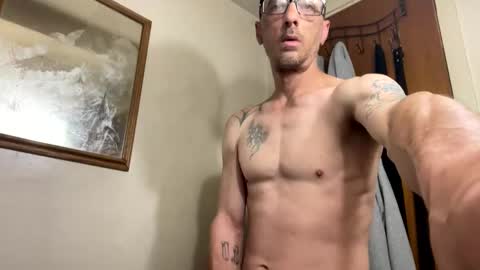 slim315488 online show from May 11, 12:29 pm