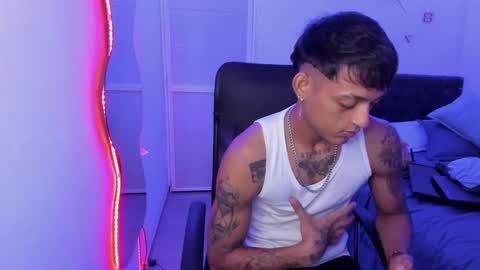 slim_master12 online show from December 6, 5:53 am