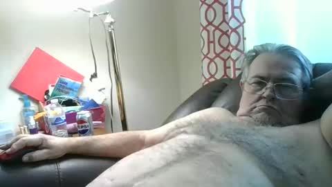 Snapshot of slippery_duck chatting on February 22, 1:34 pm slippery_duck online show from February 22, 1:34 pm