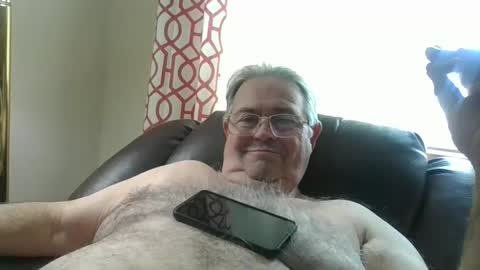 Snapshot of slippery_duck chatting on February 4, 3:57 pm slippery_duck online show from February 4, 3:57 pm
