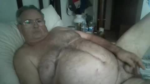 Snapshot of slippery_duck chatting on December 14, 4:31 pm slippery_duck online show from December 14, 4:31 pm