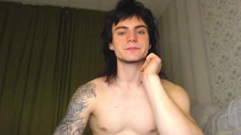 Snapshot of sly_gus chatting on October 20, 2:21 pm Gus online show from October 20, 2:21 pm