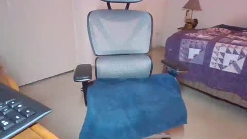 smallguyx online show from September 18, 6:15 am