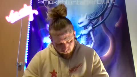 smoke online show from March 18, 12:08 pm